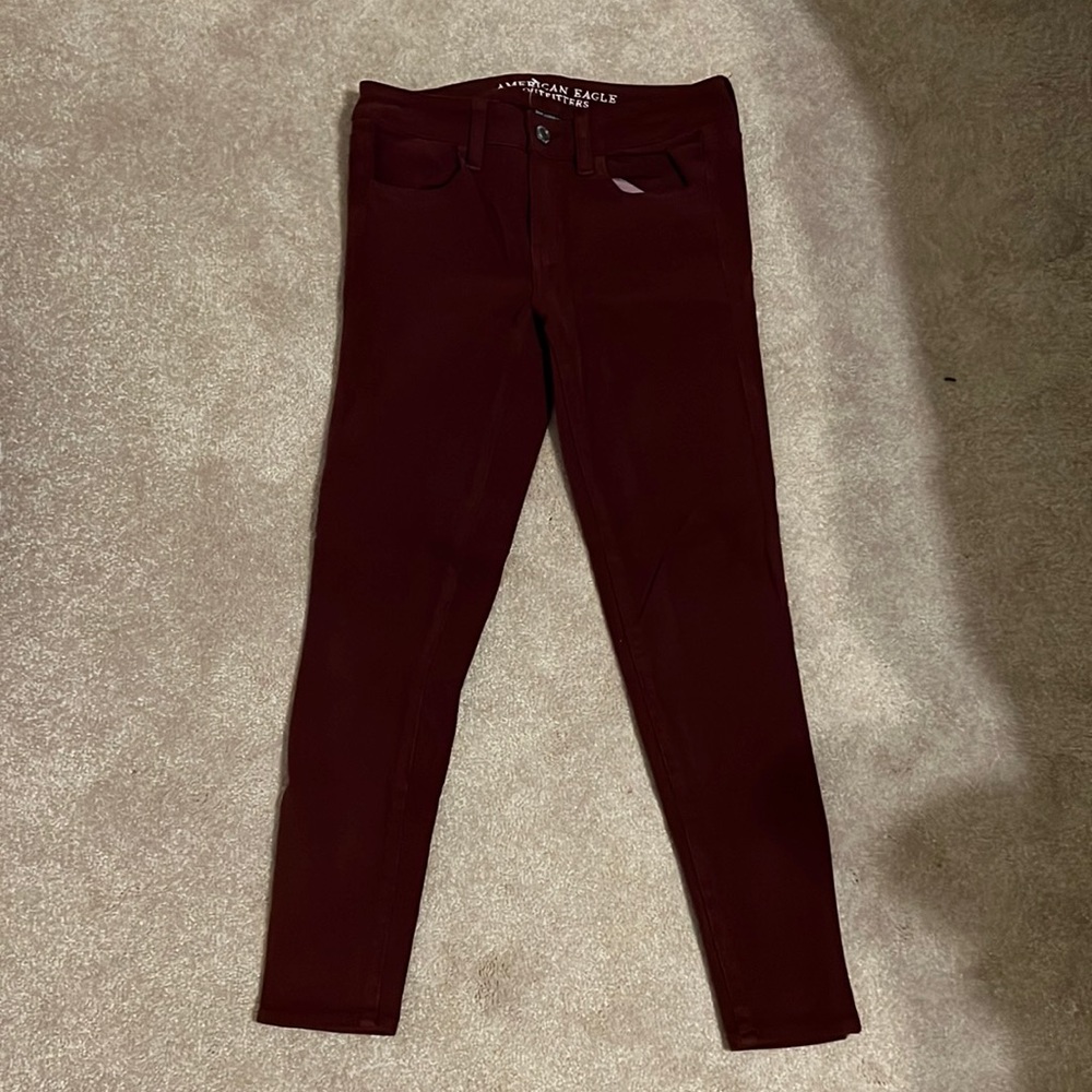 American eagle burgundy jeggings size 4 short. Lightly worn